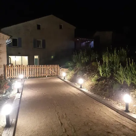Camin'hôtes Drôme Soleil Couchant Ferienhaus *